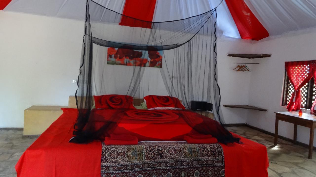 Gecko Nature Lodge Home Of Swahili Divers The Best Dive Center And Famous Gecko Restaurant Verani Экстерьер фото
